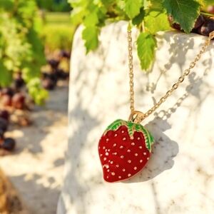 BETSEY JOHNSON WHIMSICAL RIPE STRAWBERRY PENDANT/ GOLDTONE CHAIN NWOT